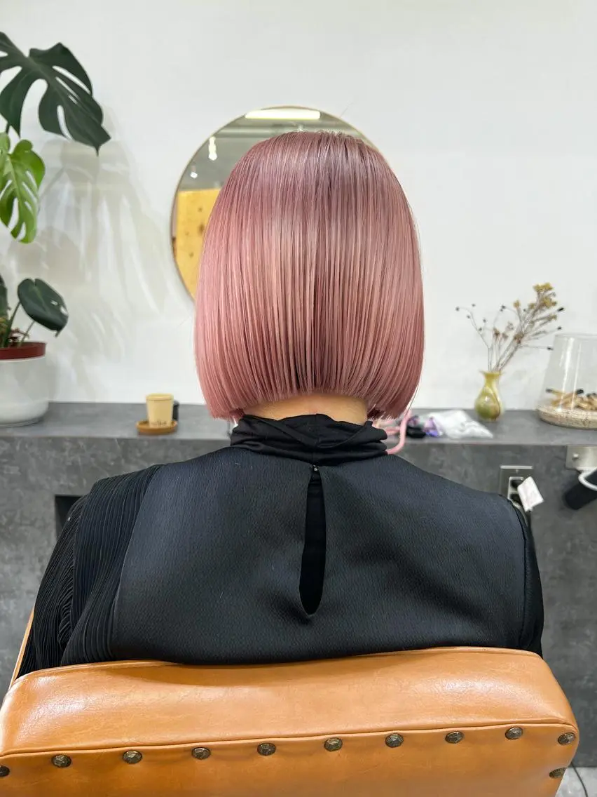 ミディアム カラー 顔周りレイヤーカット ブリーチminamiのヘアスタイル