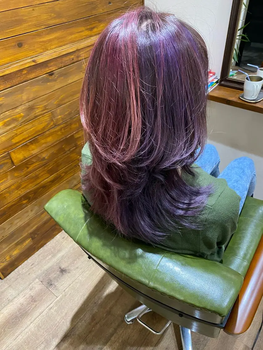 ロング カラー ピンクカラー バイオレットカラー カット ヘアカラー トリートメント Rug Relief 吉田のヘアスタイル