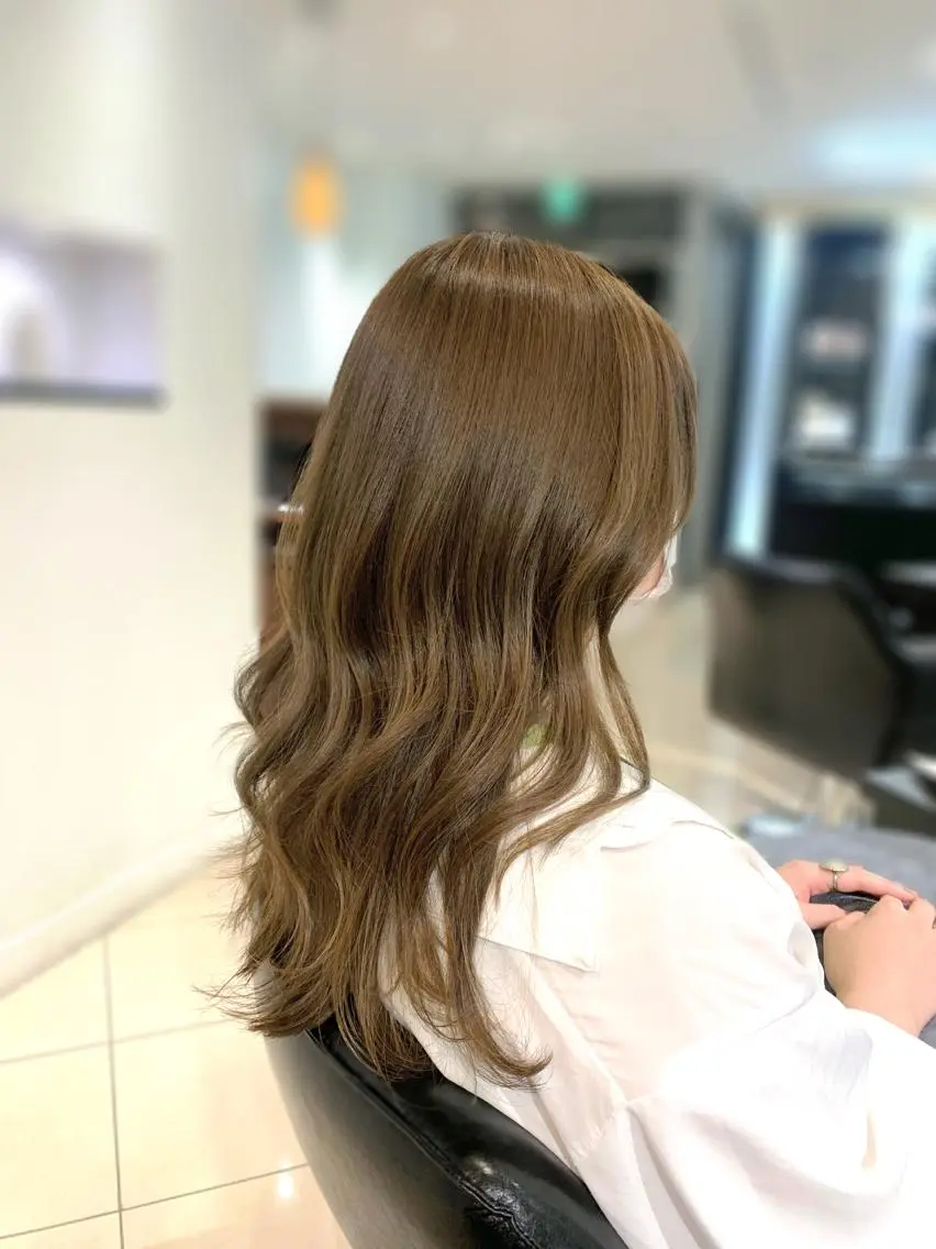 ロング カラー グレージュ 髪質改善 韓国風ヘア トリートメント joule新宿店 YUIのヘアスタイル