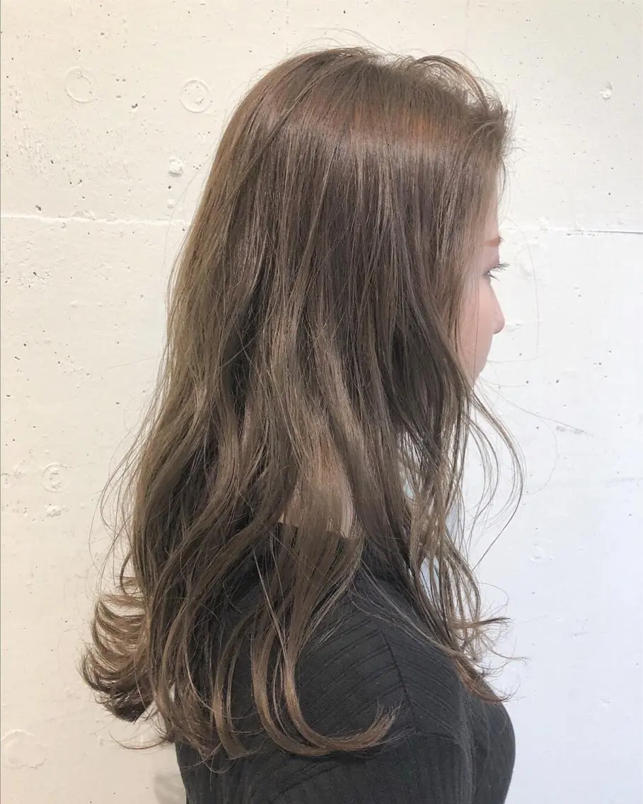 ロング カラー グレージュ イルミナカラー 外国人風カラー 山形 光輪子のヘアスタイル