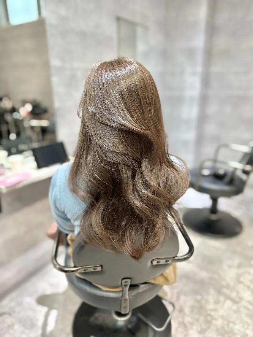 ロング カラー ヘアアレンジ カット ヘアカラー トリートメント _WHITE 難波本店のヘアスタイル
