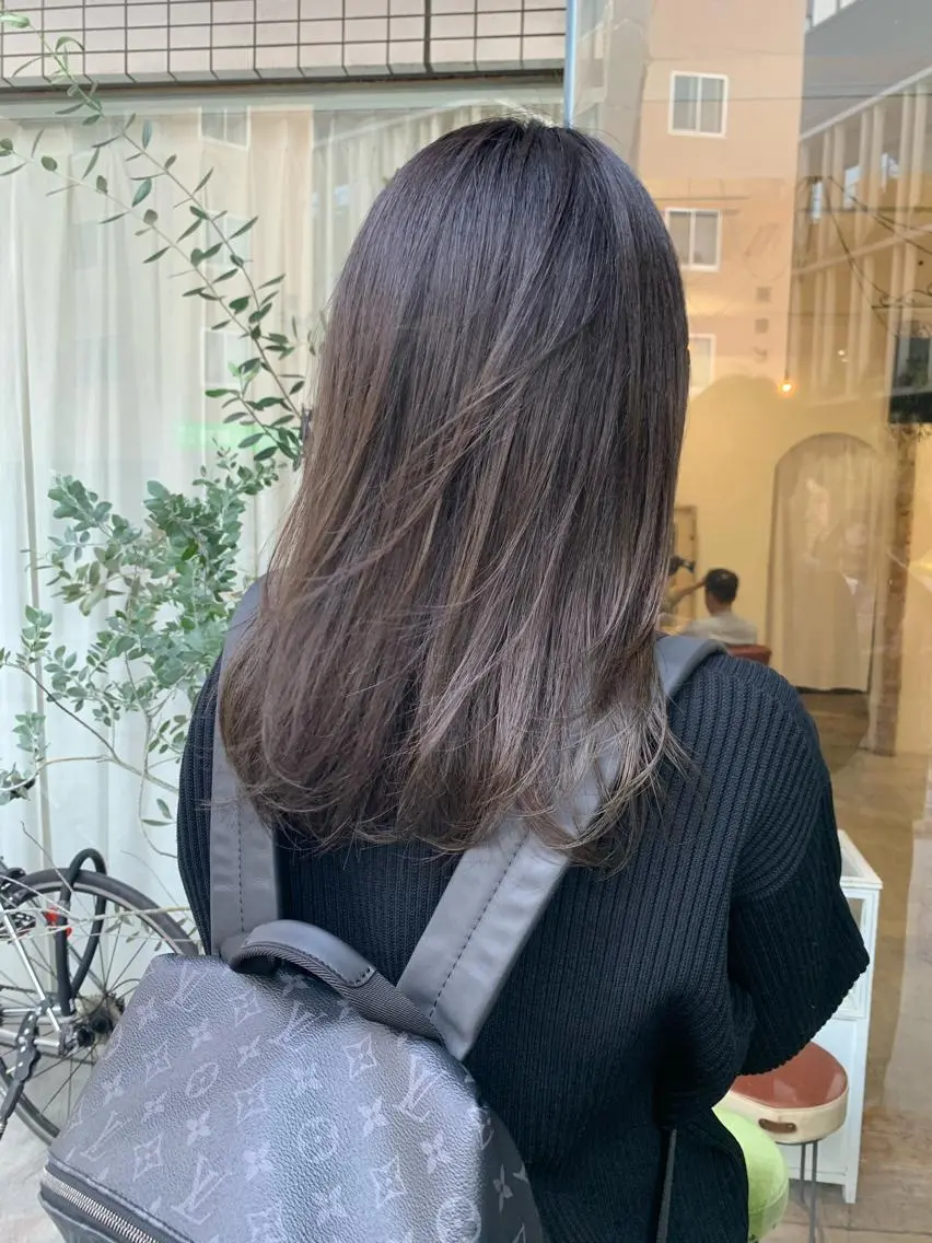 セミロング カラー fio マナミのヘアスタイル