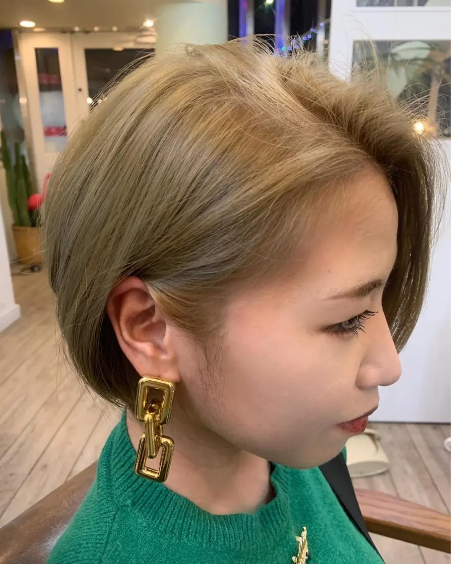 ショート カラー カット ヘアカラー トリートメント 鶴見 和美のヘアスタイル