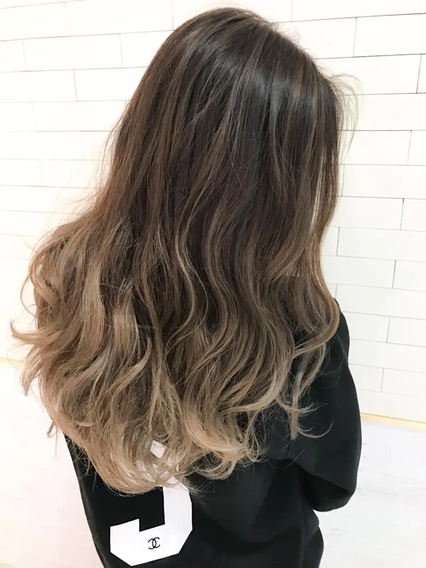 ロング カラー グラデーションカラー グレージュ ハイライトカラー 外国人風カラー ハイライト 🧡ショートの達人 🧡SHOのヘアスタイル