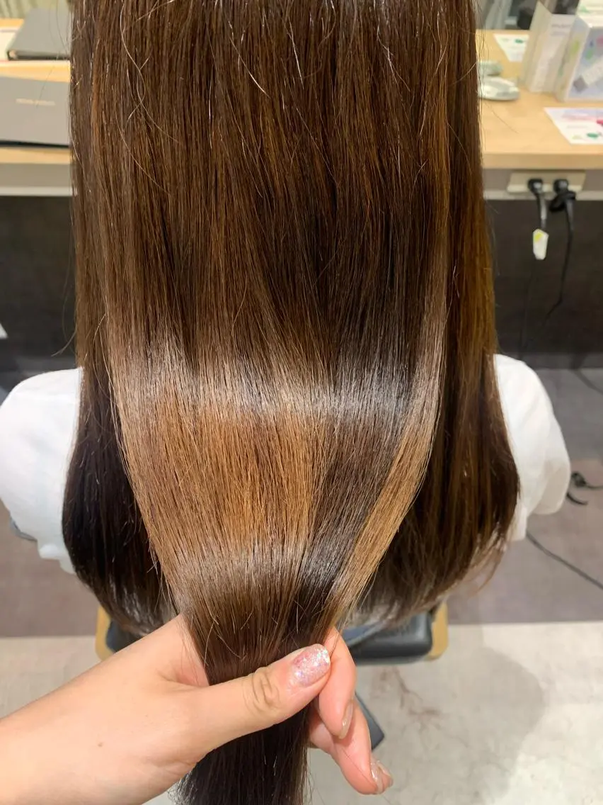 ロング パーマ ハイライト ストレートパーマ カット 縮毛矯正 トリートメント hubhair レイヤー/透明感のヘアスタイル