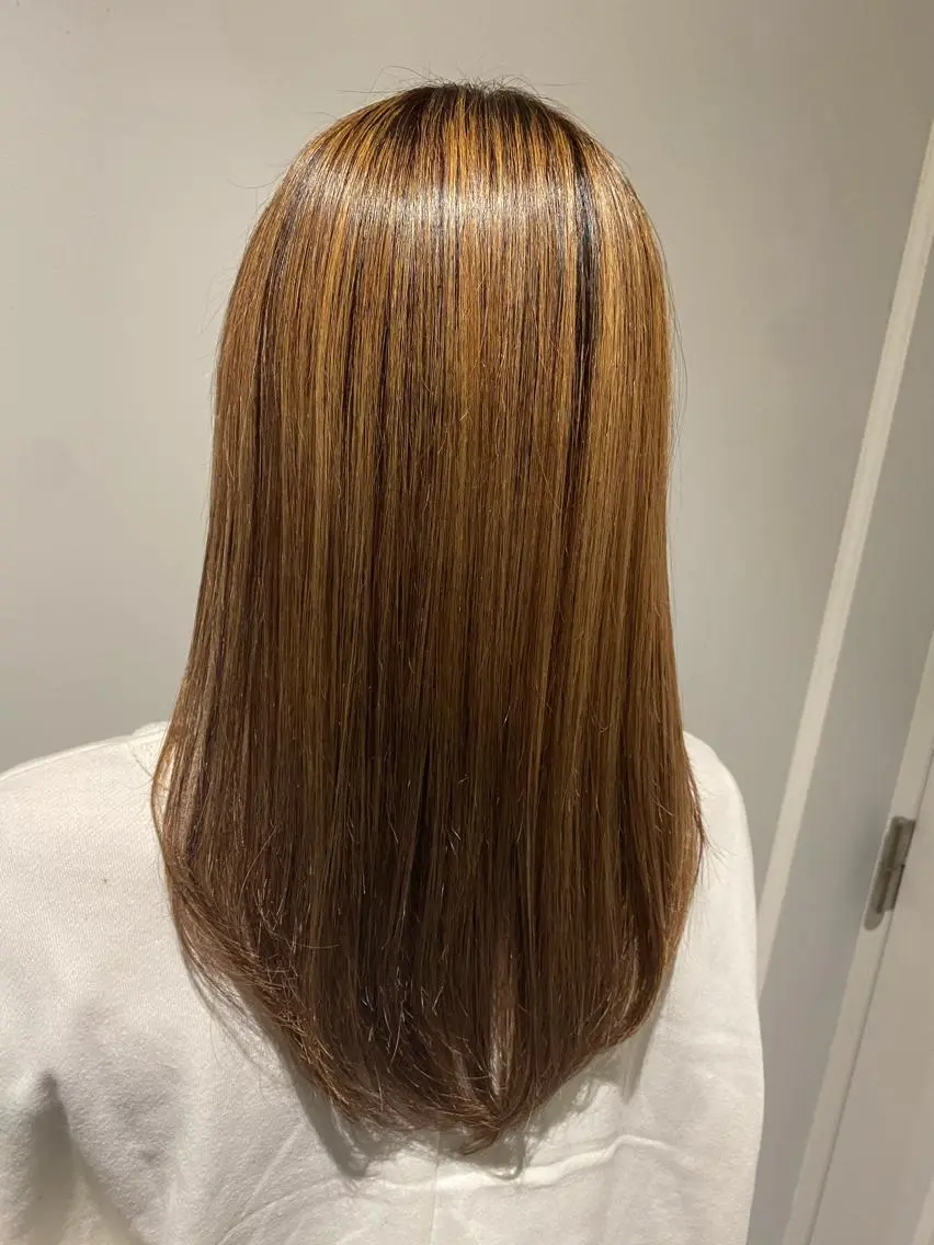 セミロング 美髪矯正透明感カラー 江川　和輝のヘアスタイル
