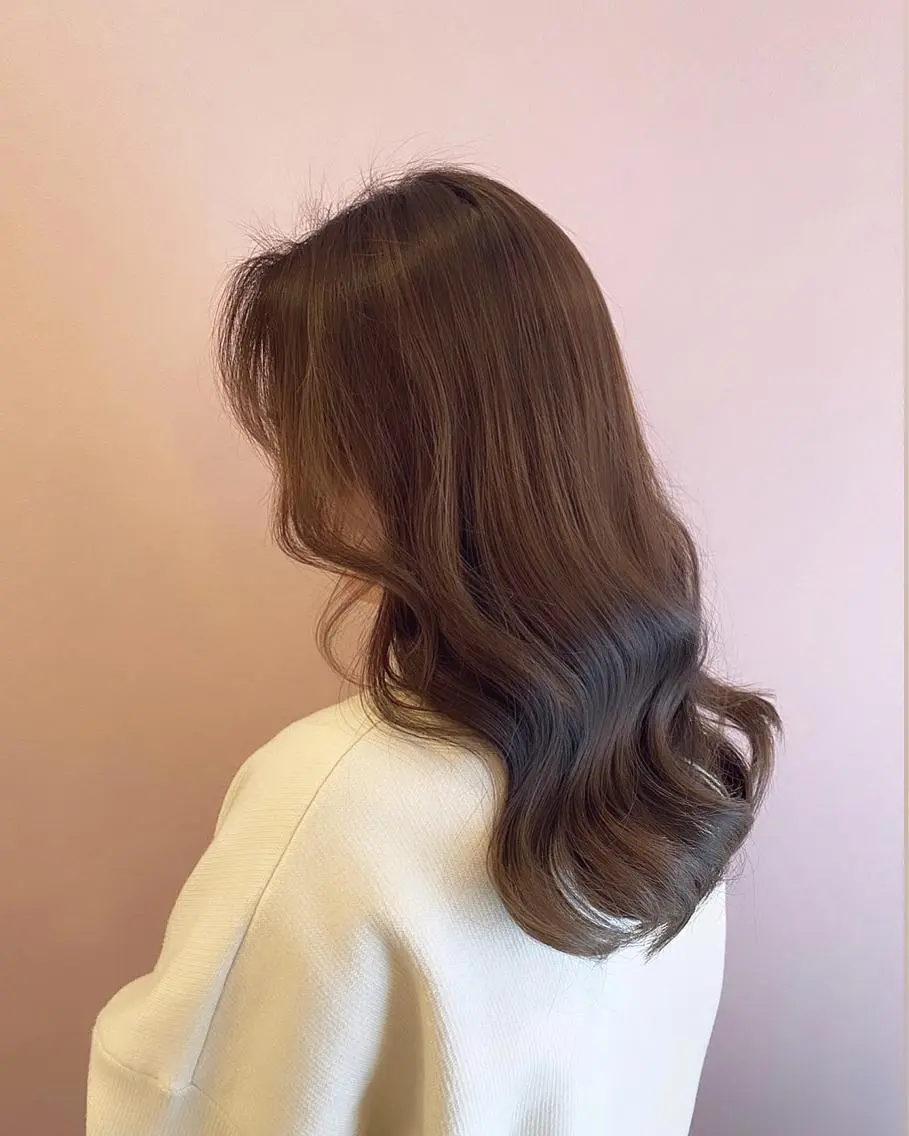 セミロング カラー パーマ カット ヘアカラー トリートメント TELA HAIR 副代表 岡田のヘアスタイル