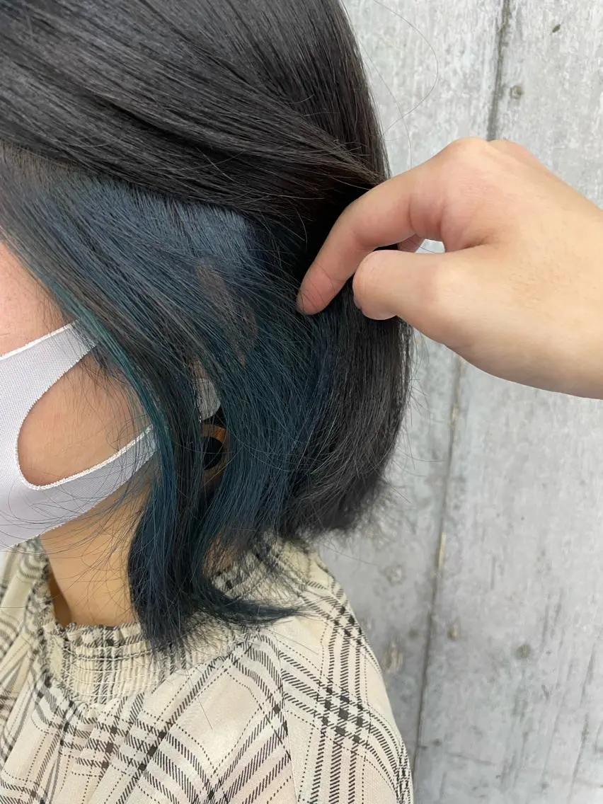 カラー ブルーカラー インナーカラー 中溝 トシミのヘアスタイル
