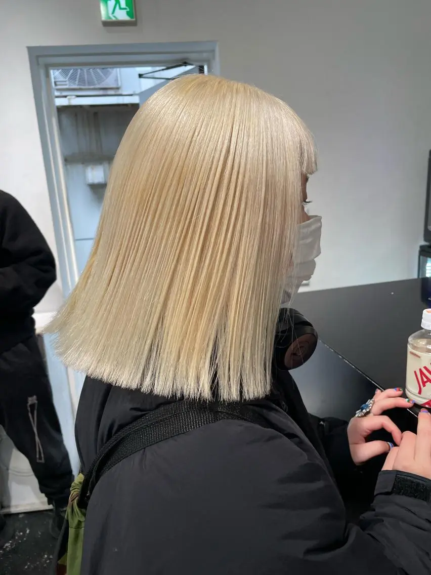 ミディアム カラー ヘアアレンジ ブリーチ ブロンド カット ヘアカラー トリートメント 艶ハイトーン/ヘア アレンジAYAKAのヘアスタイル