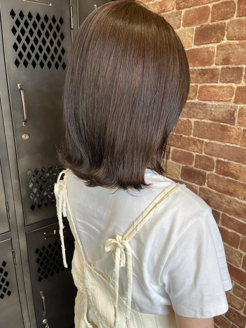 ミディアム カラー パーマ ヘアアレンジ メンズ キッズ ネイル マツエク・マツパ アイブロウ ミディアムパーマ メンズパーマ ブラウンカラー ケアカラー 透明感カラー 久木原 ゆりのヘアスタイル