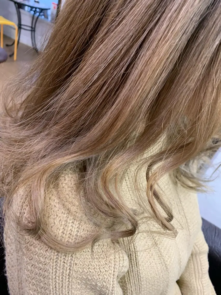 ロング カラー ヘアアレンジ R ri R takagiのヘアスタイル