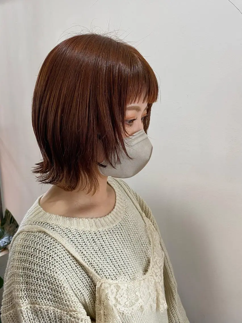 ミディアム カラー 切りっぱなしボブ オレンジ ボブ 顔まわりレイヤー 顔周りカット Kazaoka Saraのヘアスタイル