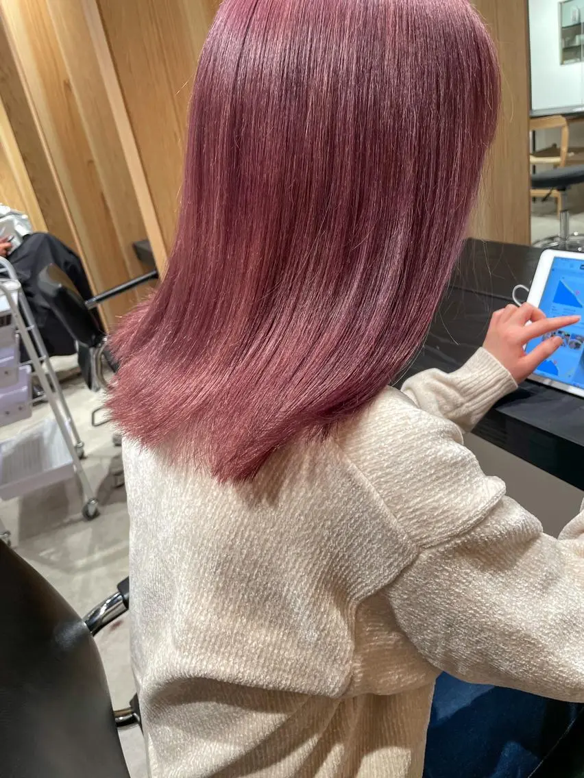 セミロング カラー ブリーチ ラベンダーカラー ピンクカラー レッドカラー カット ヘアカラー トリートメント ヘアセット センスをお届けします 大谷将生infpのヘアスタイル