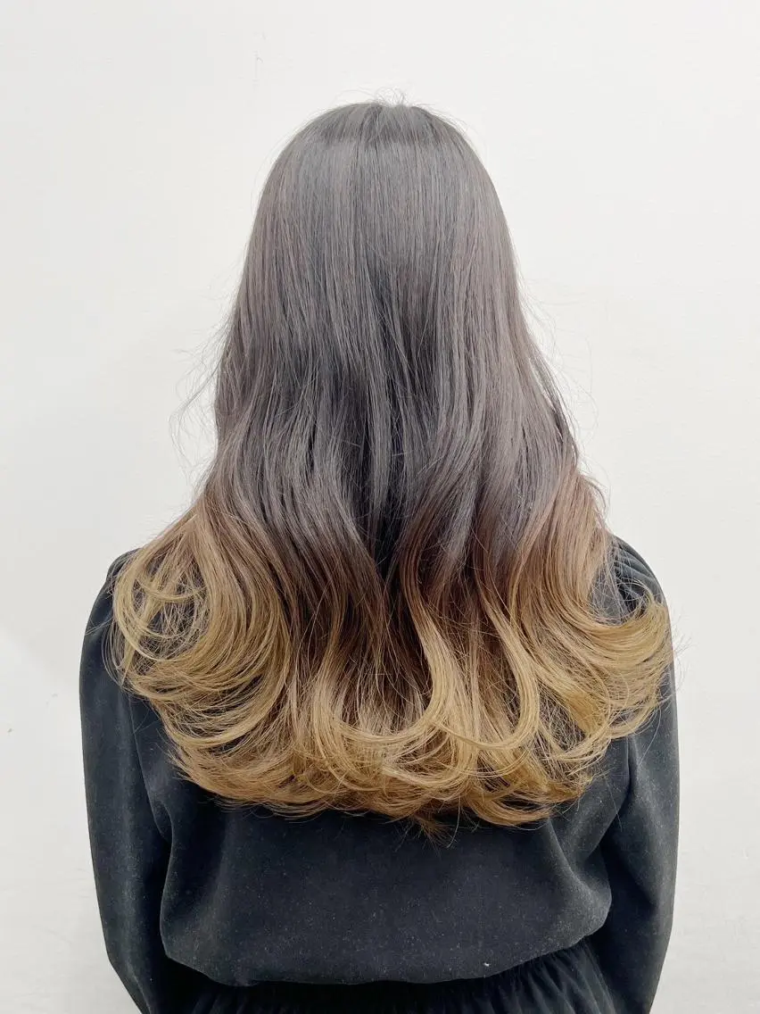 ロング カラー アディクシーカラー アッシュ ブルーカラー ダークアッシュ グレージュ 【公式】amble luxe池袋東口🩷のヘアスタイル
