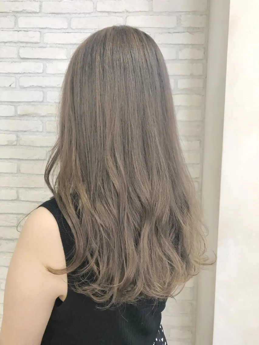 ロング カラー ベージュカラー 透明感カラー 大平 美沙のヘアスタイル