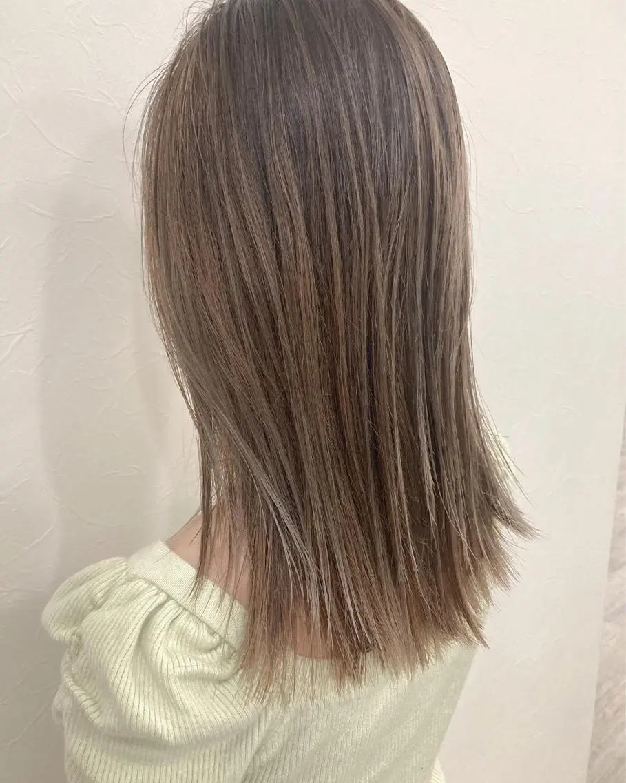 カラー Misirlou Hairのヘアスタイル