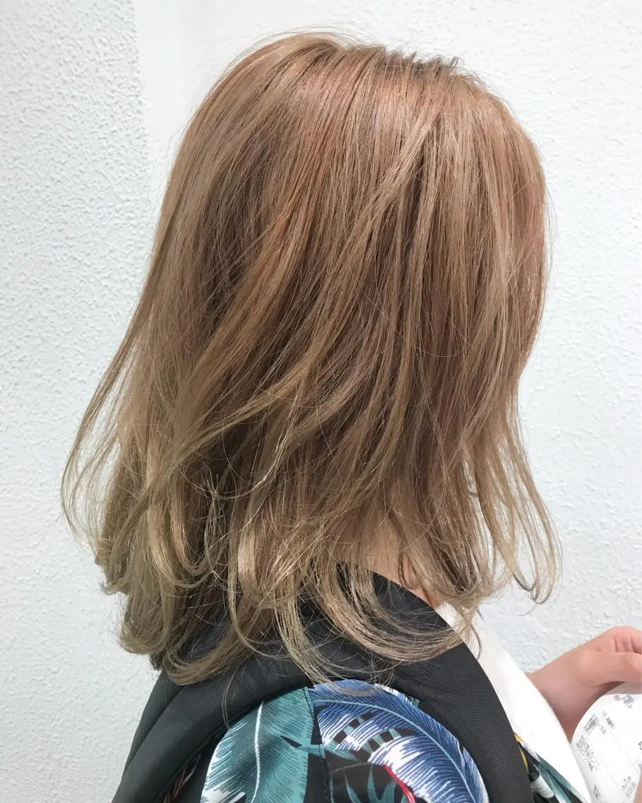 ミディアム カラー ベージュカラー グラデーションカラー オレンジ オレンジベージュ ヘアカラー トリートメント 当日予約🆗✂︎ ウエモト　タクのヘアスタイル