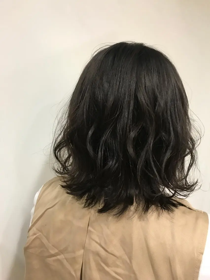 ミディアム いけだ ひかり ハイライトくびれヘアのヘアスタイル