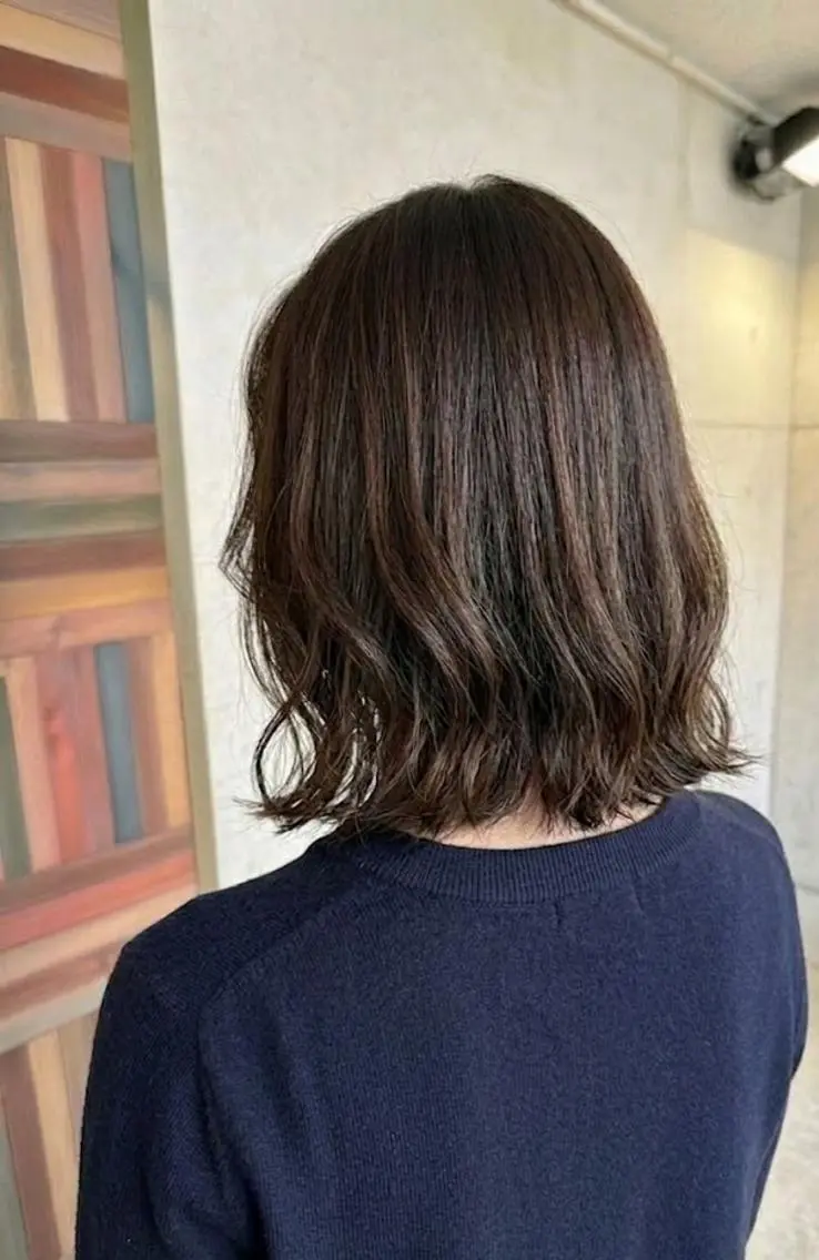 ミディアム アッシュ アッシュブラウン レイヤーカット カット ヘアカラー トリートメント ヘッドスパ flencia 丸 和博|カットのヘアスタイル