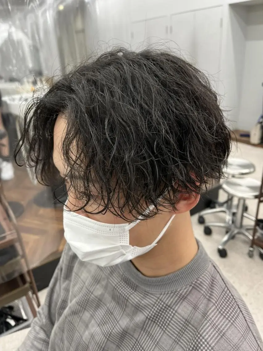 ショート アッシュ ミストバング パープルカラー 韓国風ヘア ショートヘア メンズスタイリスト✨ 助川龍哉のヘアスタイル