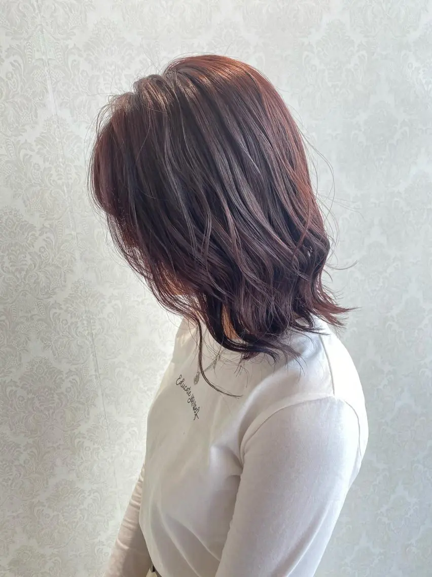 ミディアム カラー カシス ピンクカラー カット ヘアカラー デザインカラー✨新倉 佑奈のヘアスタイル