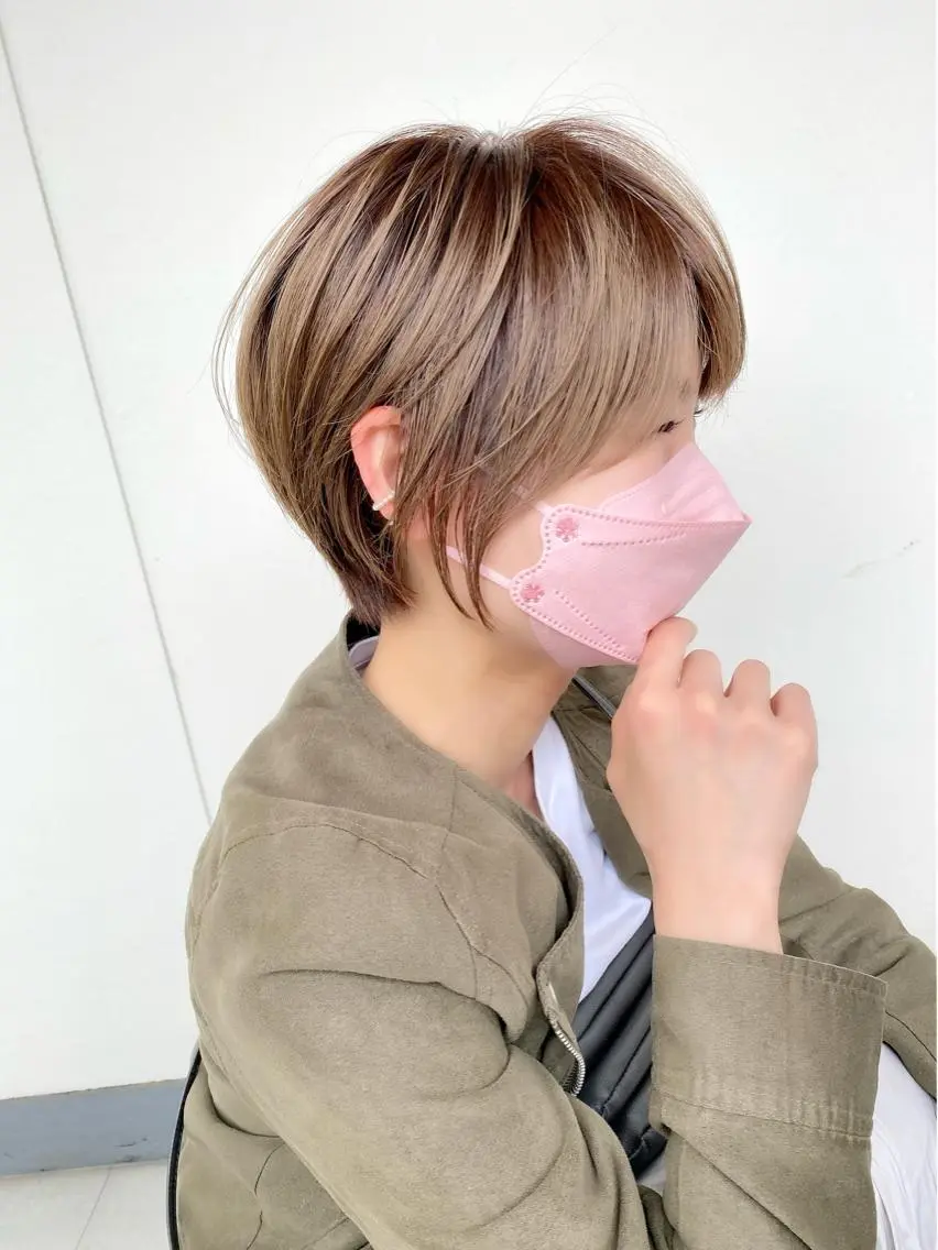 ショート カラー ブリーチ ケアブリーチ ダブルカラー ハイライトカラー イルミナカラー 中北篤志 ショートボブのヘアスタイル