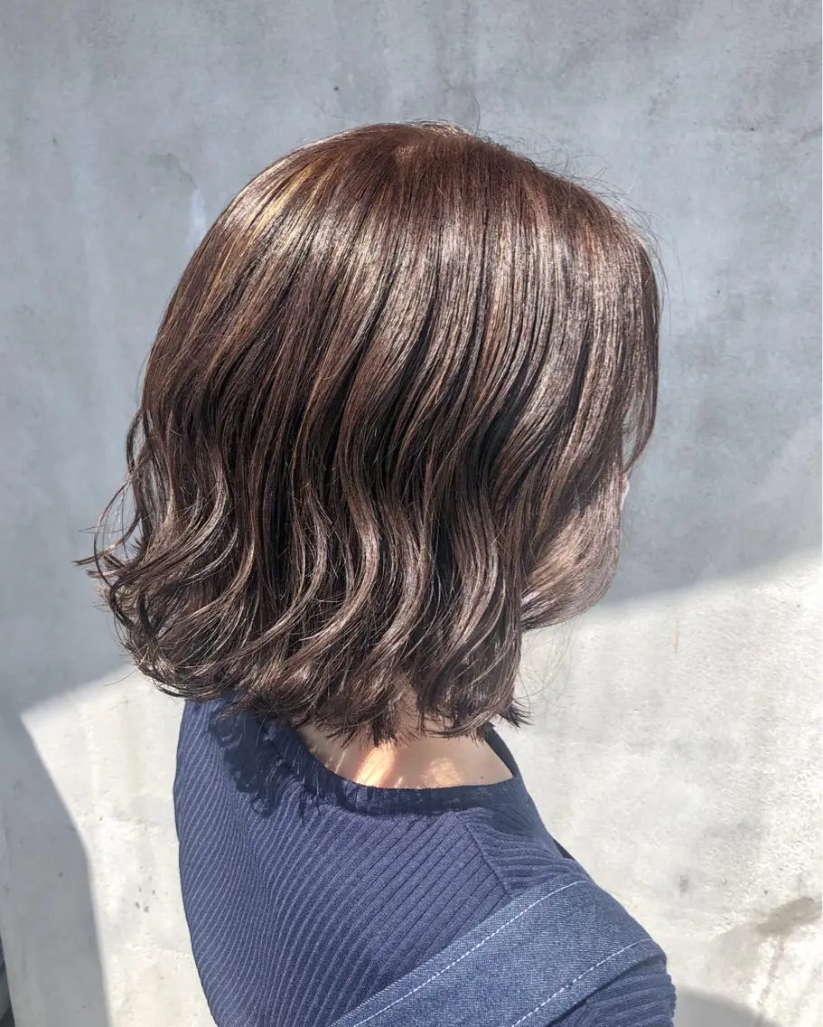 ミディアム カラー グレージュ ハイライトカラー ボブ ハイライト 佐藤 美聡のヘアスタイル