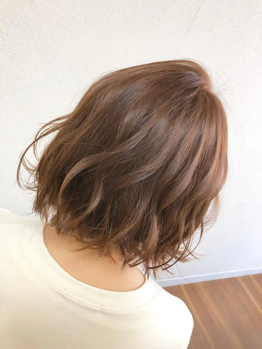 ショート カラー SHIORI💜口コ ミNo.1艶カラーのヘアスタイル
