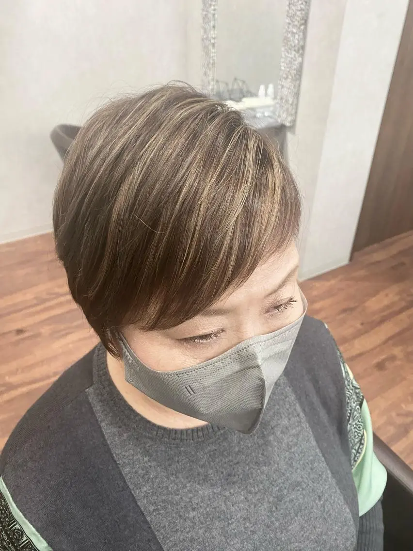 ショート ハイライト ショートヘア ＳＨＩ ＺＵのヘアスタイル