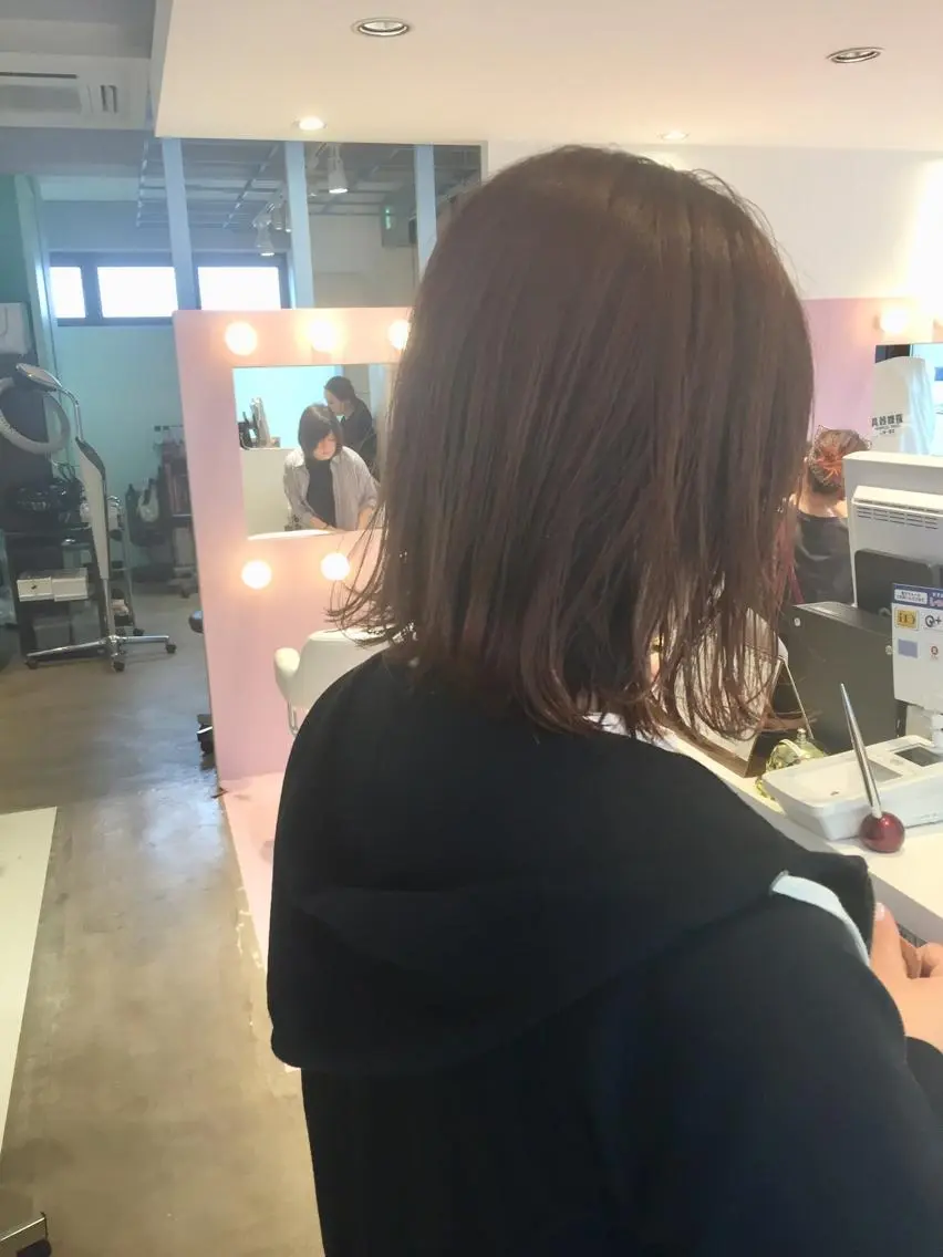 ミディアム 切りっぱなしボブ ボブ カット ヘアカラー トリートメント ヘッドスパ 所渉/韓国レイヤー /ウルフカットのヘアスタイル