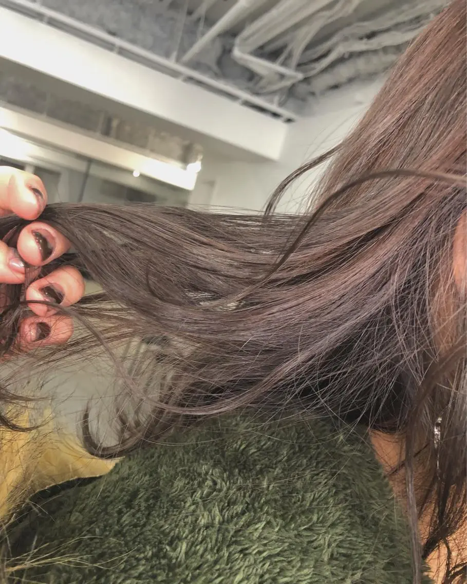 セミロング カラー アッシュ ダブルカラー ラベンダーカラー ラベンダーアッシュ 都築 菜美のヘアスタイル