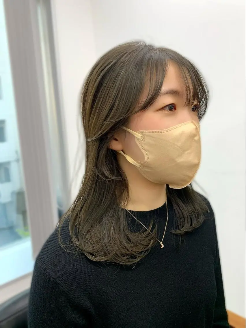 セミロング カラー パーマ ヘアアレンジ メンズ キッズ ネイル マツエク・マツパ アイブロウ ヘアカラー トリートメント レイヤーカット/ 巻ける縮毛矯正のヘアスタイル