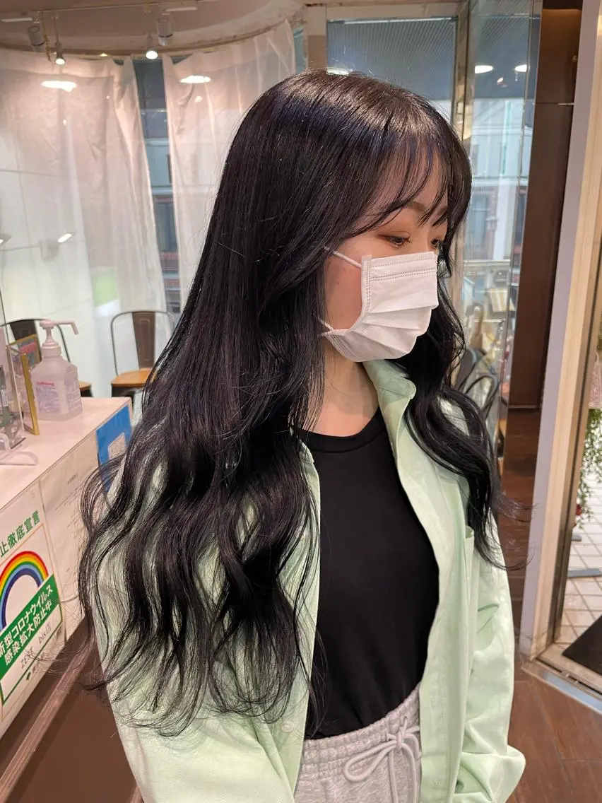 ロング カラー 黒髪 ブルーカラー ブルーブラック 透明感カラー 個性派ネイル 🌼 ハルカ ♡の眉毛・アイブロウイメージ