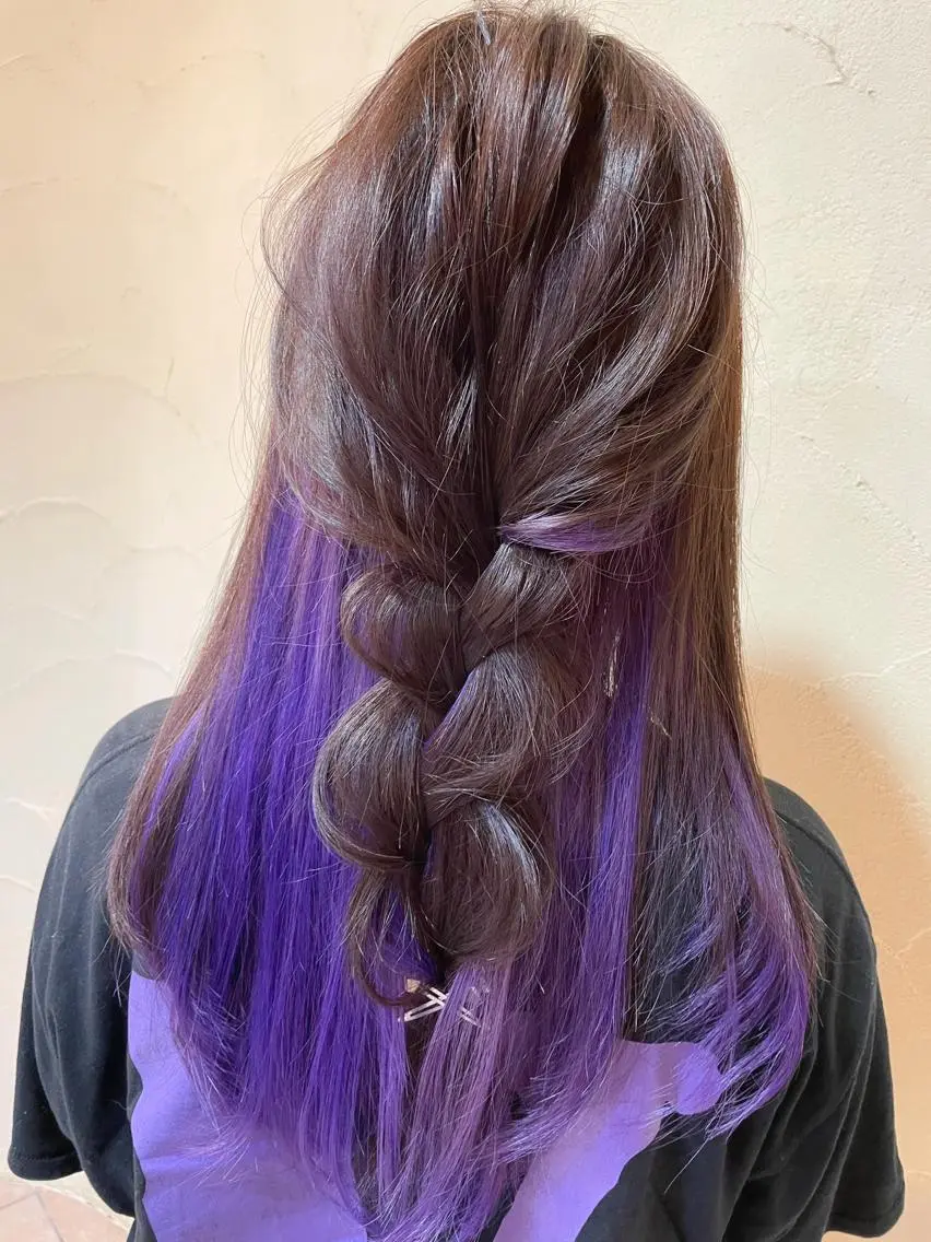 セミロング カラー ヘアアレンジ ブリーチ ケアブリーチ イヤリングカラー インナーカラー パープルカラー カット ヘアカラー トリートメント 秋山 幸太のヘアスタイル