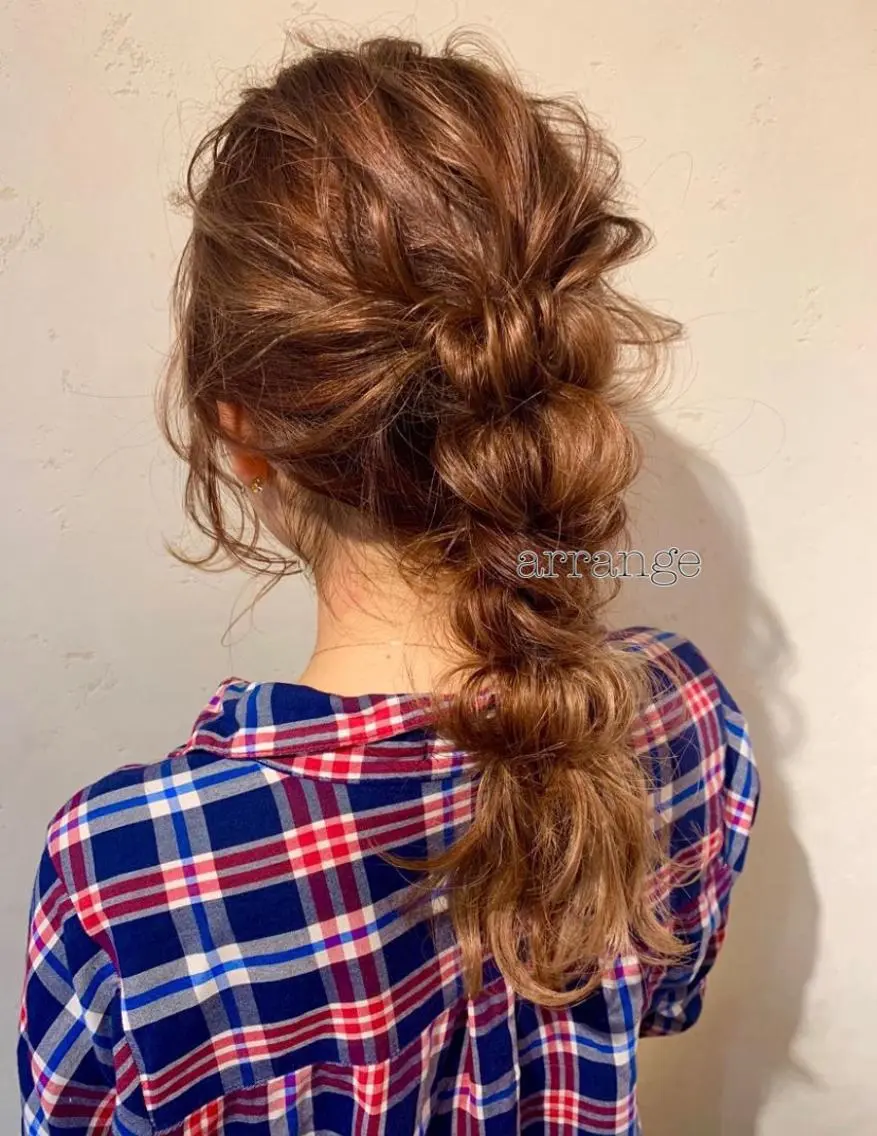 ヘアアレンジ 🩵盛れる顔周り/ 艶カラーemi🩵のヘアスタイル