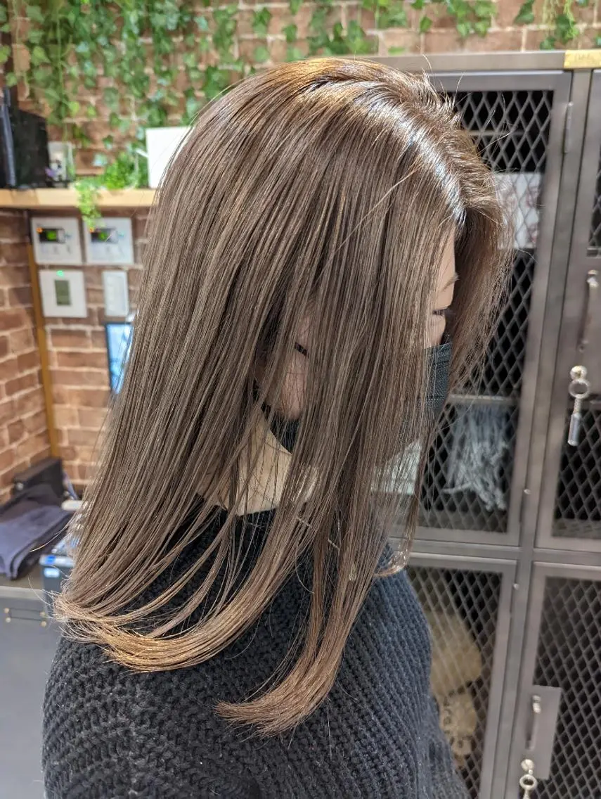 セミロング カラー ブリーチ カット ヘアカラー トリートメント 美髪矯正 キョウスケのヘアスタイル