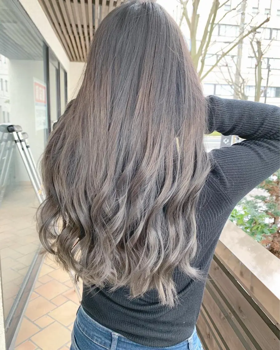 ロング カラー 艶髪・酸性ストレート フリツのヘアスタイル