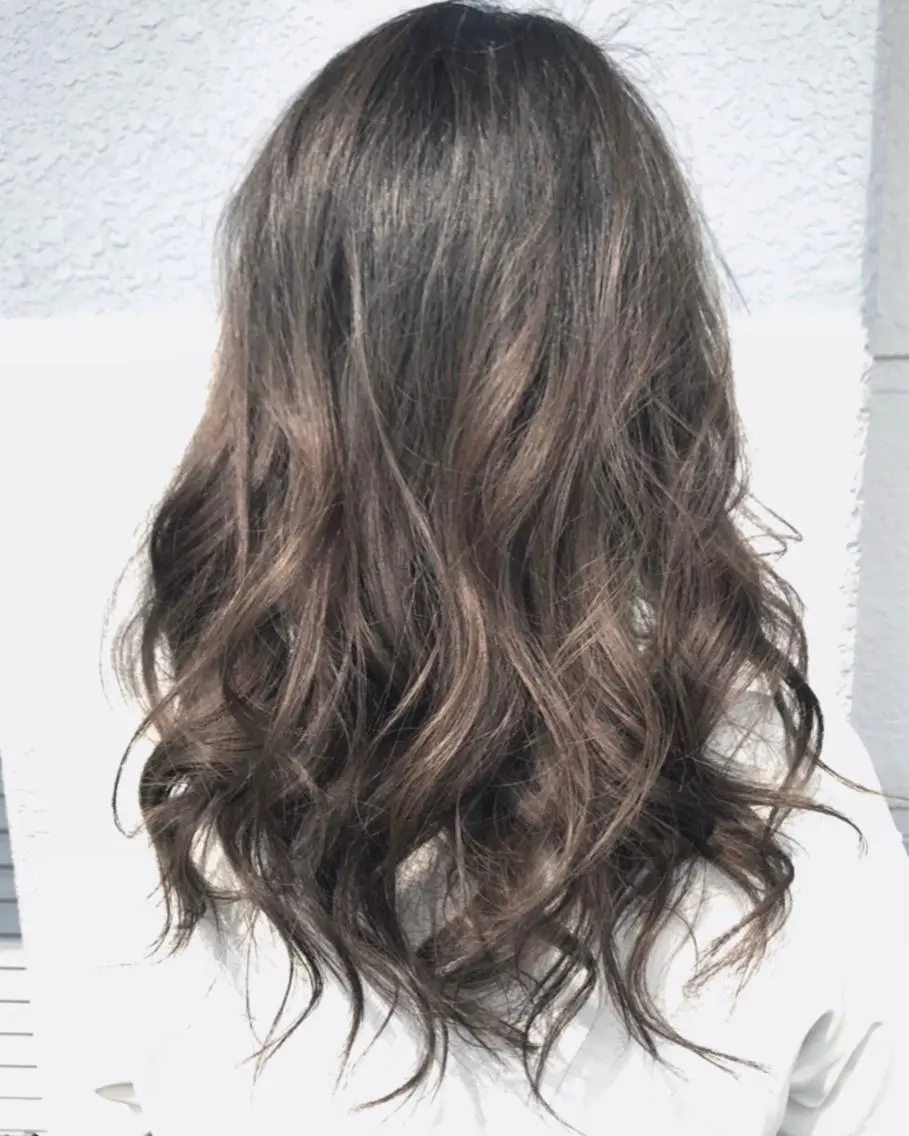ミディアム カラー レイヤーカット匠 イソザキノリユキのヘアスタイル