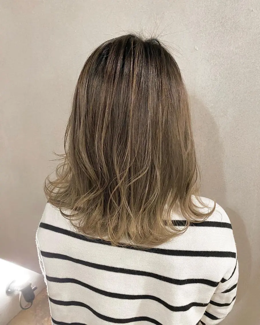 セミロング カラー 高尾 勝利のヘアスタイル