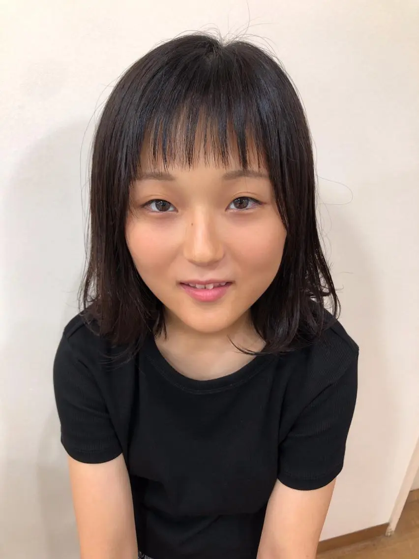 ミディアム 外ハネヘア 渡辺 リオのヘアスタイル