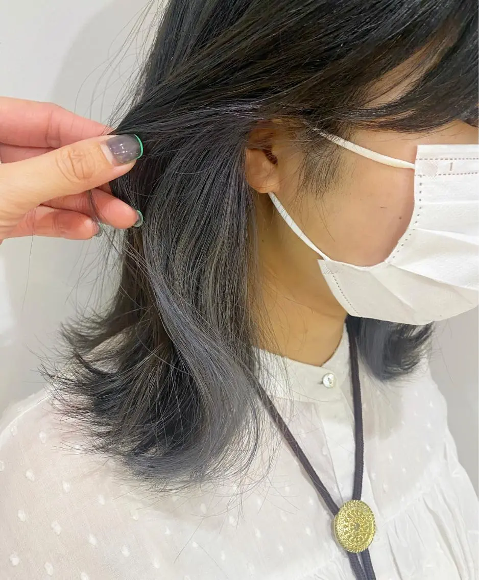 ミディアム カラー ブリーチ ブルーカラー シルバー カット ヘアカラー トリートメント scene. haraのヘアスタイル