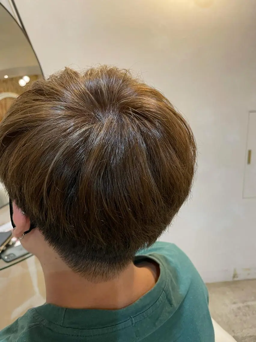 ショート カラー ハイライトカラー ハイライト 宮下 祐香のヘアスタイル