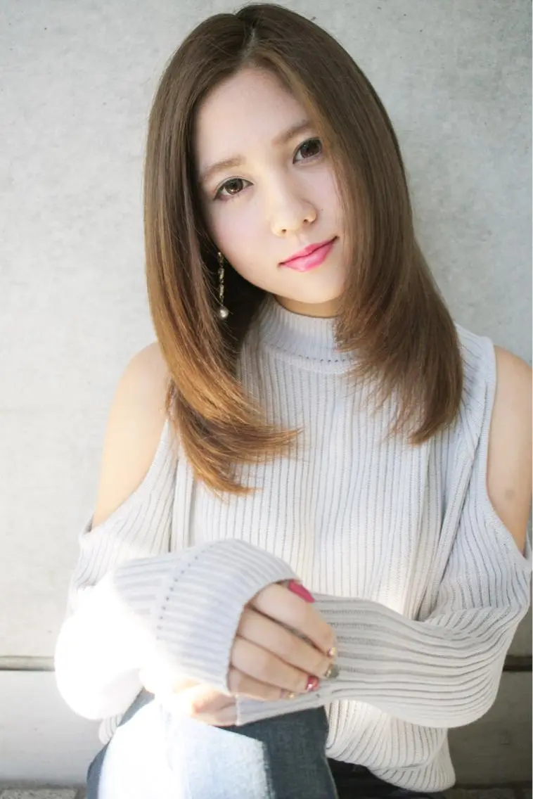セミロング レイヤーカット エクステ(レミー毛) NINEのヘアスタイル