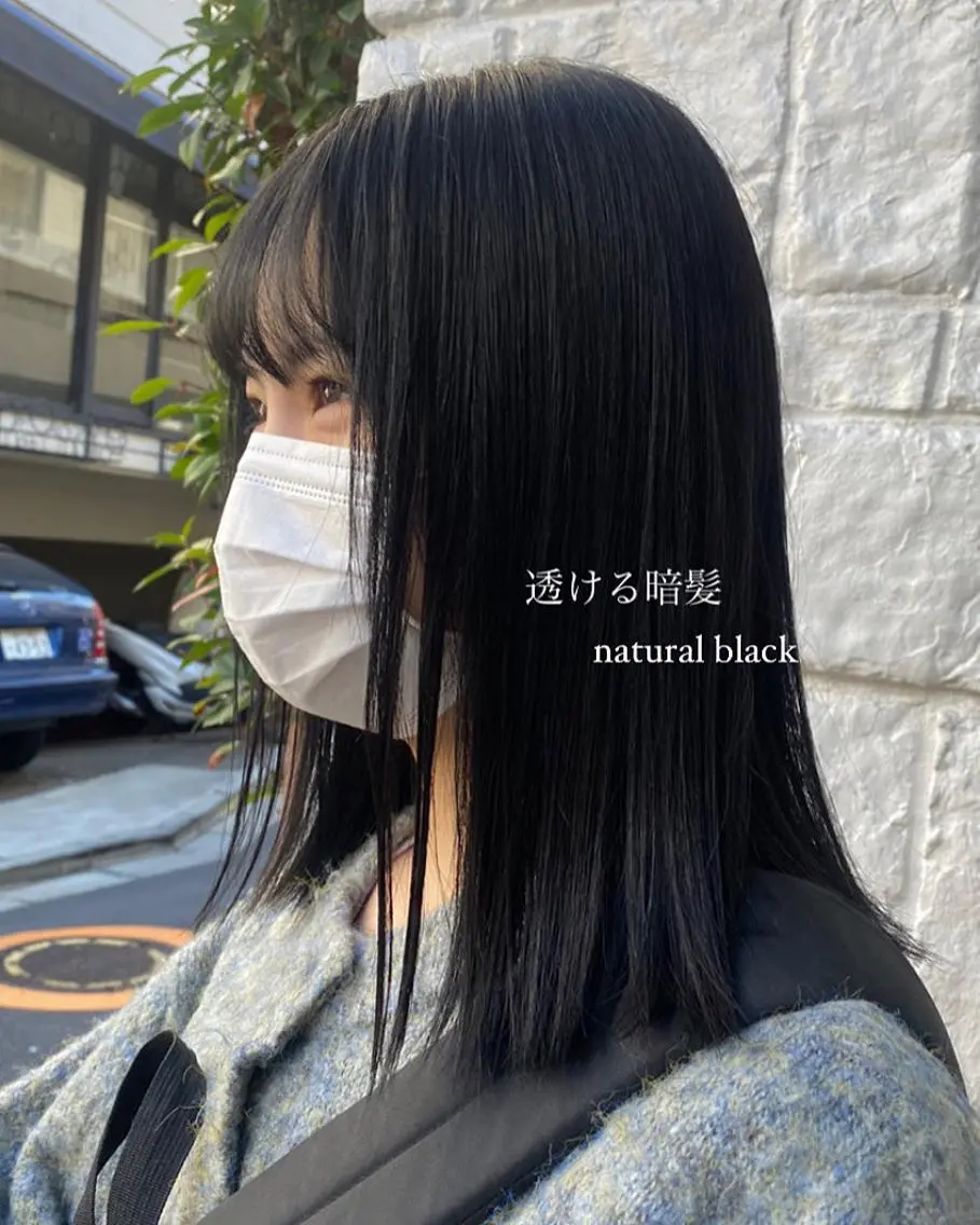 セミロング ミオ💎ショート 透ける暗髪のヘアスタイル