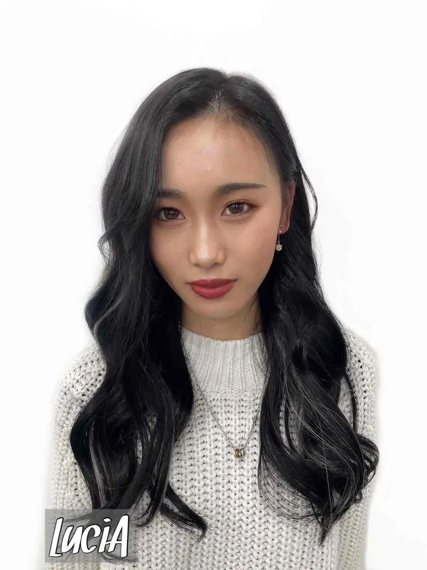 ロング ヘアアレンジ LuciA7:30〜 エクステカラーのヘアスタイル