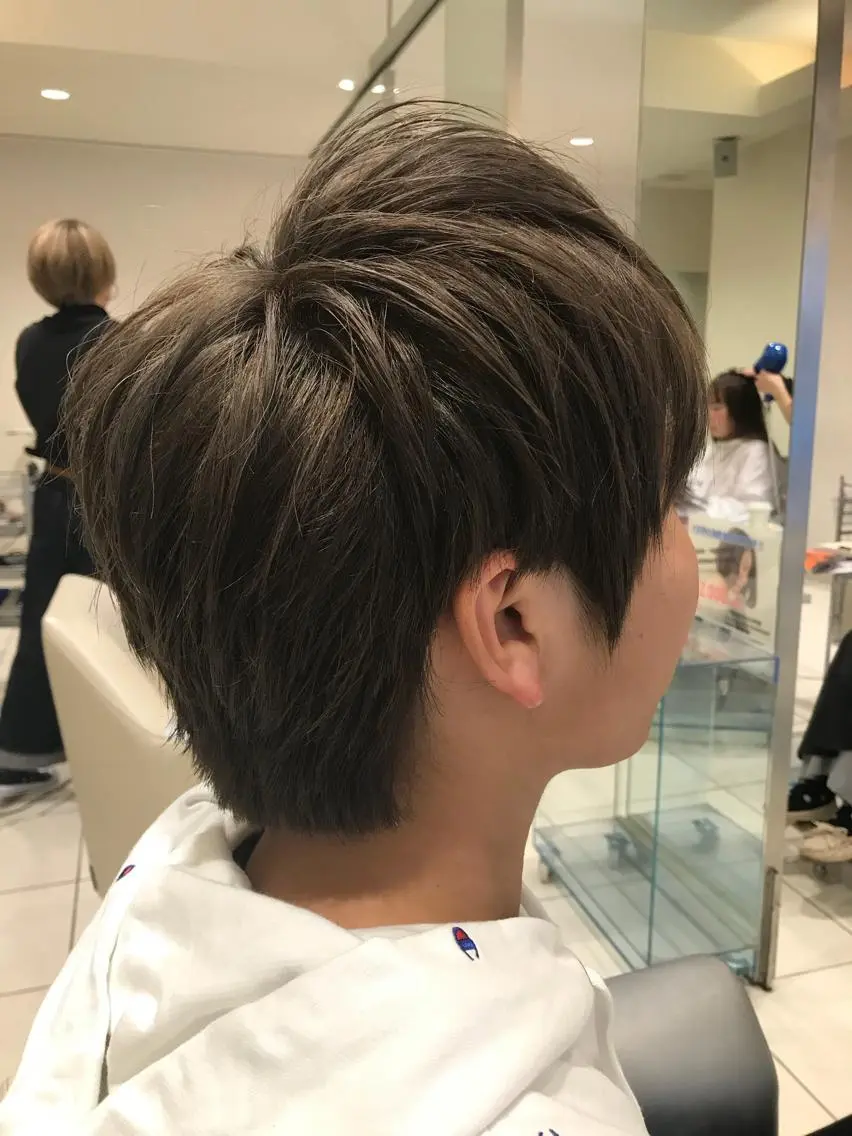 ショート カラー パーマ ヘアアレンジ メンズ キッズ ネイル マツエク・マツパ アッシュ アッシュグレー カット ヘアカラー トリートメント EnBlesS西宮 マンツーマン神道有基のヘアスタイル