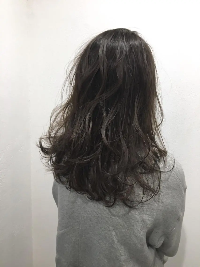 セミロング カラー パーマ ヘアアレンジ メンズ マツエク・マツパ グレージュ ラベンダーカラー ラベンダーグレージュ ラベンダーグレー 境 健助のヘアスタイル
