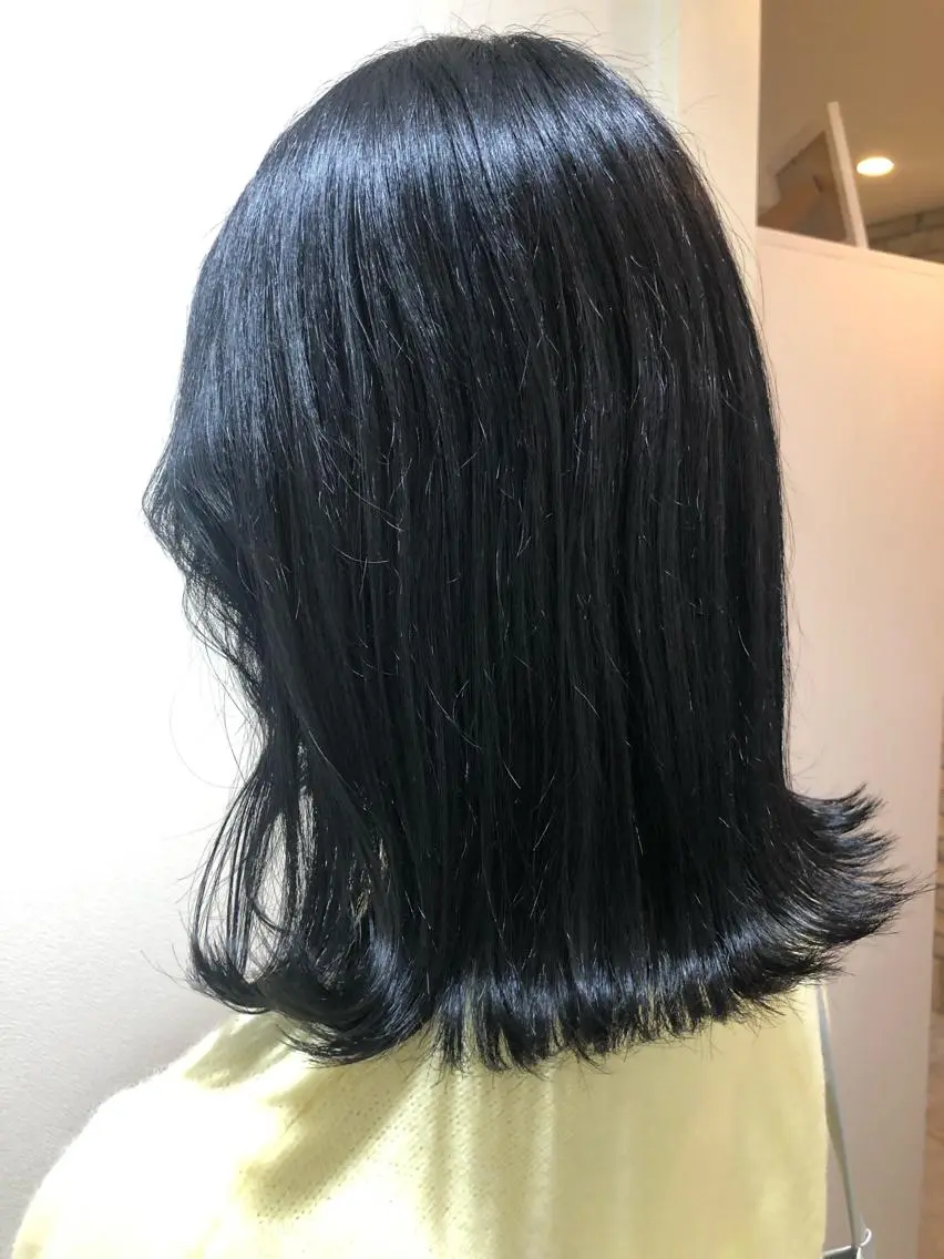 ミディアム カラー 黒髪 ブルーカラー ブルーブラック 🫧chinatsu 🫧のヘアスタイル