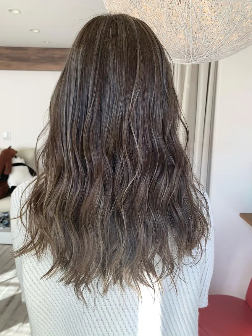 ロング ハイライト カット ヘアカラー yoshihara yuukiのヘアスタイル