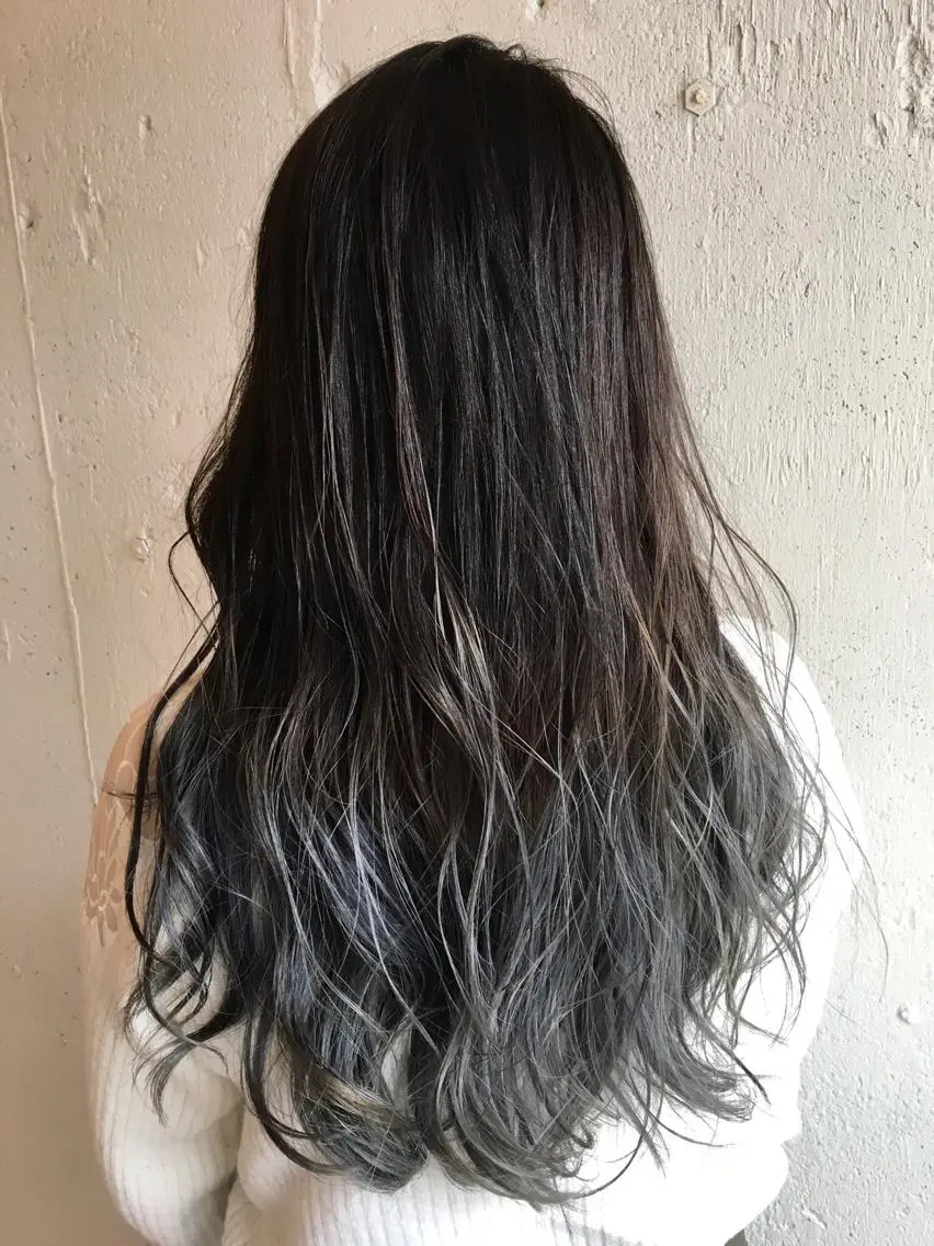 ロング カラー バレイヤージュ ブルーカラー シルバー レイヤーカット ヘアカラー レイヤー/大人メンズ パーマ🌀 平島拓也のヘアスタイル